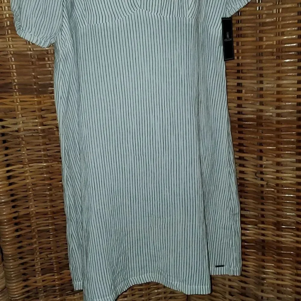 NWT Volcom Dress XL. NWT